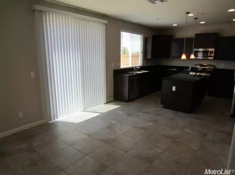 124 Fleurette Ln, Lathrop, CA 95330 photo 4