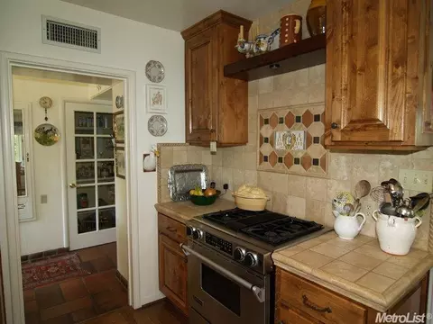 816 Carmel Dr, Modesto, CA 95354 photo 10