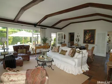 816 Carmel Dr, Modesto, CA 95354 photo 3