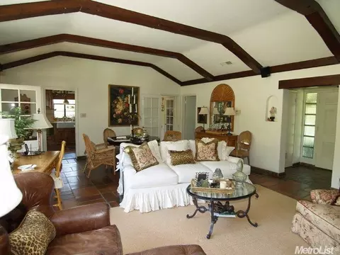 816 Carmel Dr, Modesto, CA 95354 photo 4