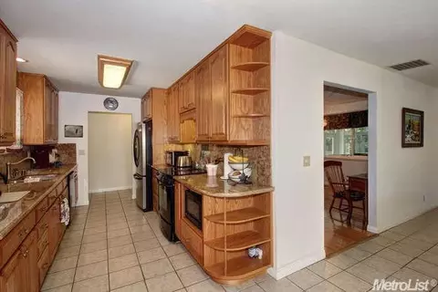 6644 Sutter Ave, Carmichael, CA 95608 photo 9