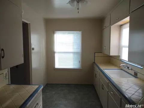 2211 P St, Merced, CA 95340 photo 8