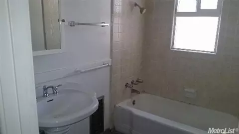 2211 P St, Merced, CA 95340 photo 9