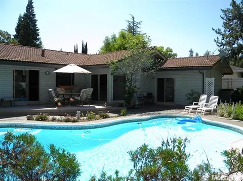 7724 Palmyra Dr, Fair Oaks, CA 95628 photo 2