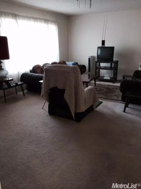 1300 Rusher St, Tracy, CA 95376 photo 3