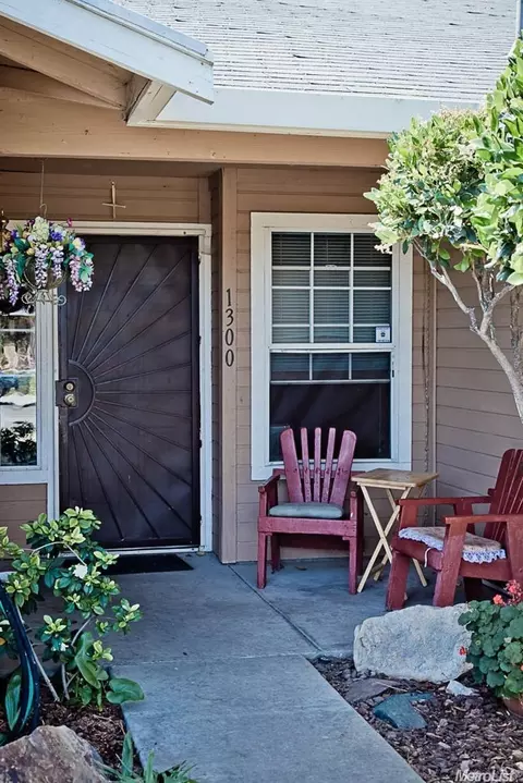 1300 Levi Dr, Modesto, CA 95351 photo 3