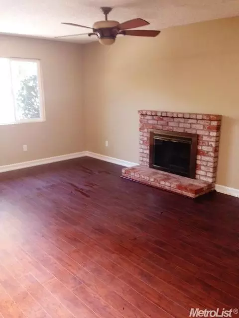 2017 Oldham Pl, Manteca, CA 95336 photo 2