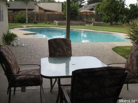 2945 Parkview Dr, Modesto, CA 95355 photo 8