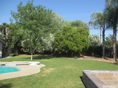 2945 Parkview Dr, Modesto, CA 95355 photo 10