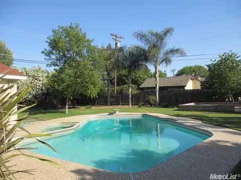 2945 Parkview Dr, Modesto, CA 95355 photo 9