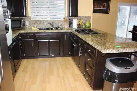 2945 Parkview Dr, Modesto, CA 95355 photo 5