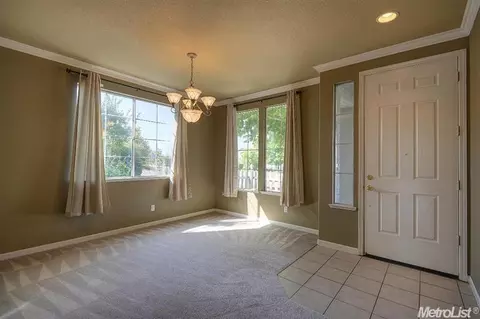 90 Diggins Dr, Folsom, CA 95630 photo 3
