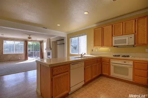 90 Diggins Dr, Folsom, CA 95630 photo 6