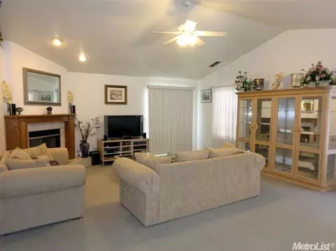 2837 Abel Ct, Modesto, CA 95358 photo 3