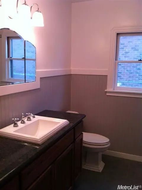 826 S School St, Lodi, CA 95240 photo 3