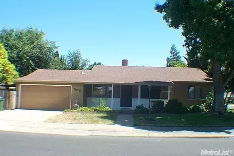 200 N Cross St, Lodi, CA 95242 photo 1