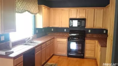 3537 Veranda Ct, Merced, CA 95340 photo 2