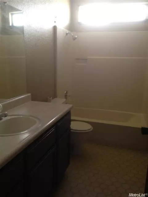 1412 Dustin Ct, Modesto, CA 95351 photo 8