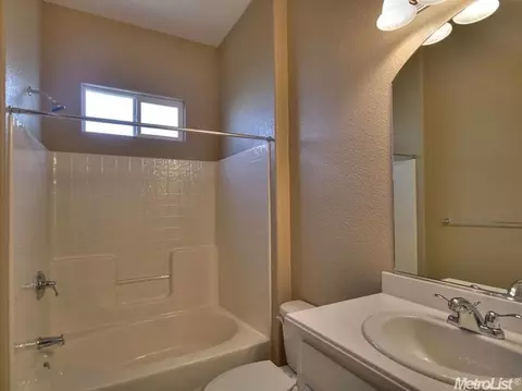 2040 State St, Turlock, CA 95380 photo 6