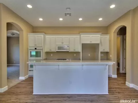2040 State St, Turlock, CA 95380 photo 3