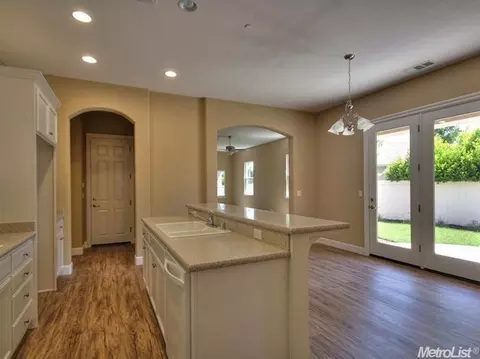 2040 State St, Turlock, CA 95380 photo 4