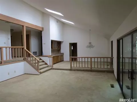 92 Covered Bridge Rd, Carmichael, CA 95608 photo 3
