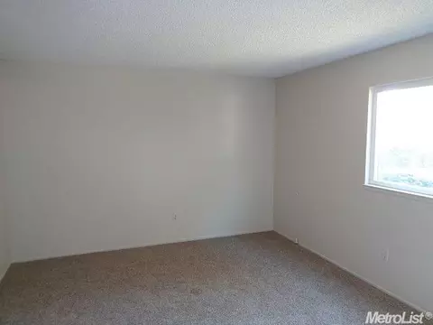 2661 Dels Ln, Turlock, CA 95382 photo 14