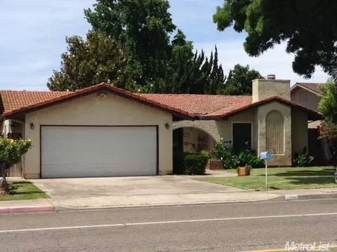 2661 Dels Ln, Turlock, CA 95382 photo 2
