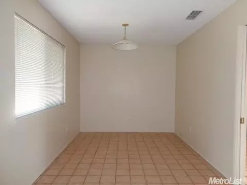 2661 Dels Ln, Turlock, CA 95382 photo 8