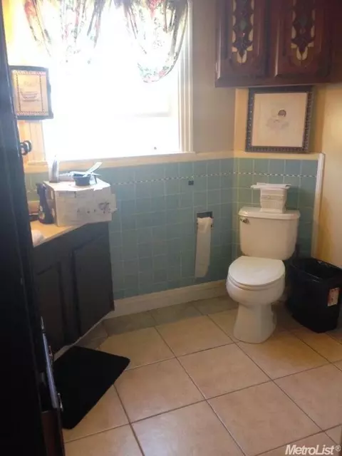 620 California Ave, Modesto, CA 95351 photo 4