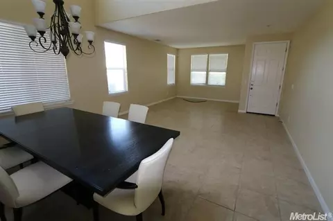 2700 Acapulco Way, Modesto, CA 95355 photo 2