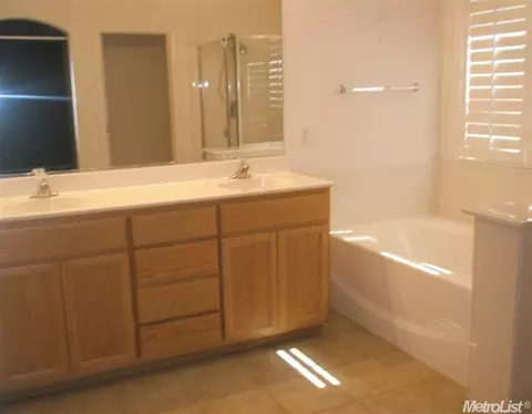 708 Eucalyptus Ave, Newman, CA 95360 photo 8