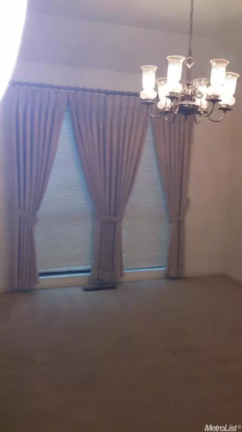 1405 Oakridge Ct, Modesto, CA 95351 photo 6