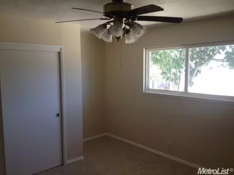 1541 Lorry Ave, Modesto, CA 95355 photo 8