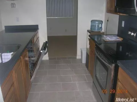 1330 Dronero Way, Tracy, CA 95376 photo 4