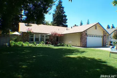 944 Cedar Ridge Dr, Turlock, CA 95382 photo 1