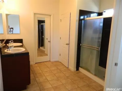 340 Crescent Moon Dr, Lathrop, CA 95330 photo 9