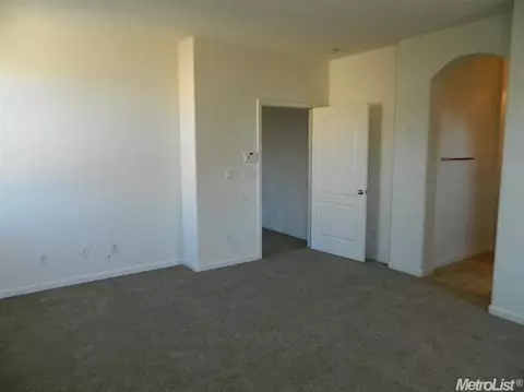 340 Crescent Moon Dr, Lathrop, CA 95330 photo 8