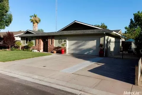 1536 De Ve Ave, Modesto, CA 95350 photo 2