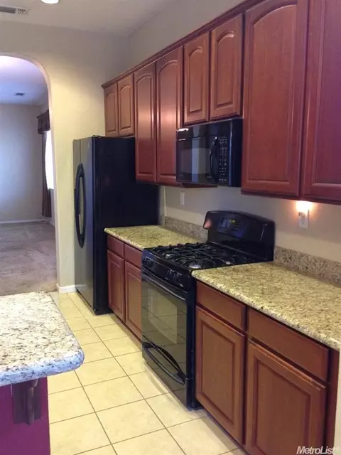 384 Geranium Cir, Galt, CA 95632 photo 11