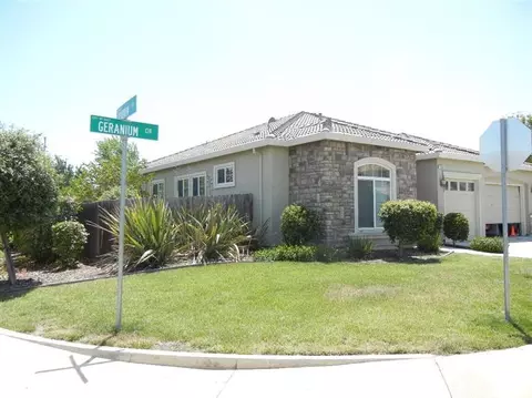 384 Geranium Cir, Galt, CA 95632 photo 2
