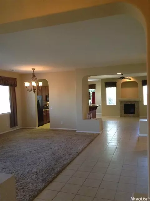 384 Geranium Cir, Galt, CA 95632 photo 4