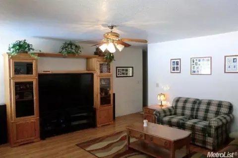 1675 Stanley Dr, Ripon, CA 95366 photo 5