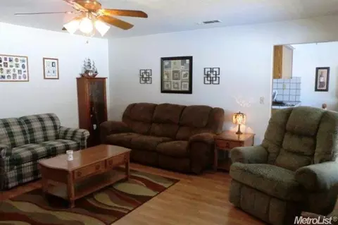 1675 Stanley Dr, Ripon, CA 95366 photo 4
