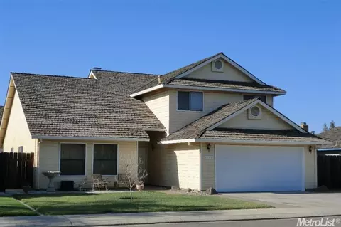 1675 Stanley Dr, Ripon, CA 95366 photo 2