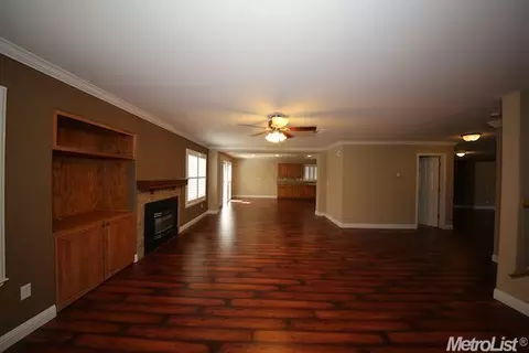 1720 Ruth Dr, Ripon, CA 95366 photo 4