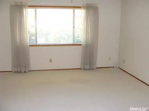 1427 Nutmeg Ln, Davis, CA 95618 photo 6