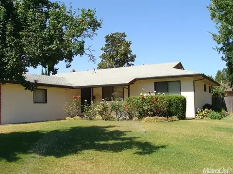 1427 Nutmeg Ln, Davis, CA 95618 photo 4