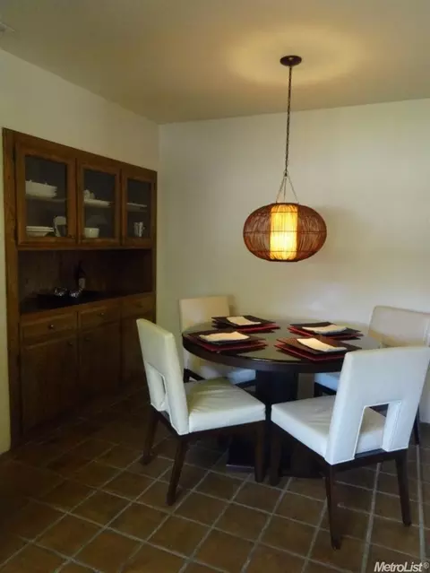 5916 Adana Cir, Carmichael, CA 95608 photo 8