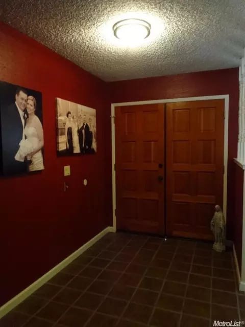 5916 Adana Cir, Carmichael, CA 95608 photo 4